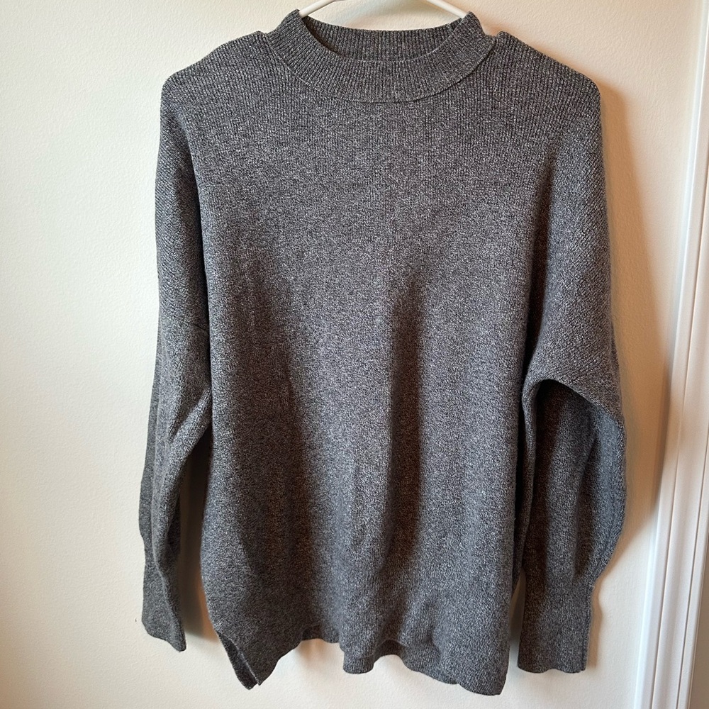 Abercrombie & Fitch Soft A&F Dark Gray/Charcoal Crew Neck Sweater, size XS